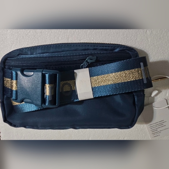 Lululemon Handbags - 💙💛lululemon‎ Everywhere Belt Bag 1L🩷🩵